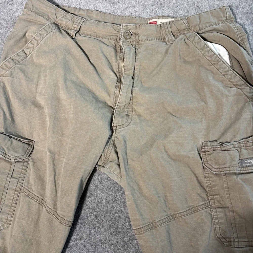 Wrangler Relaxed Fit Cargo Pants Mens 38x30 (Fits 38X28) Khaki Utility Ripstop‎